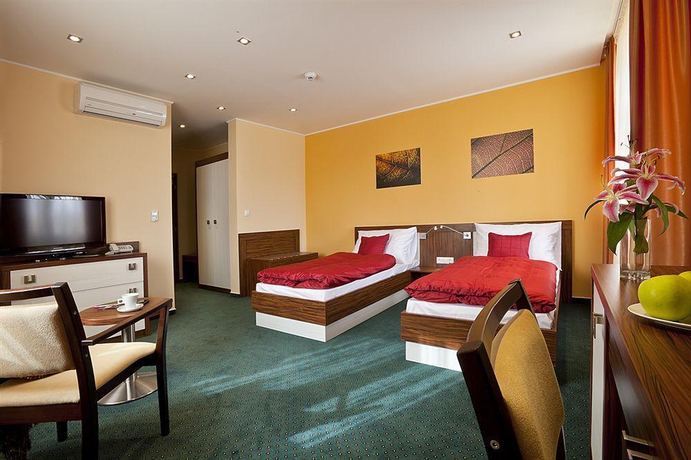 Viktor Hotel