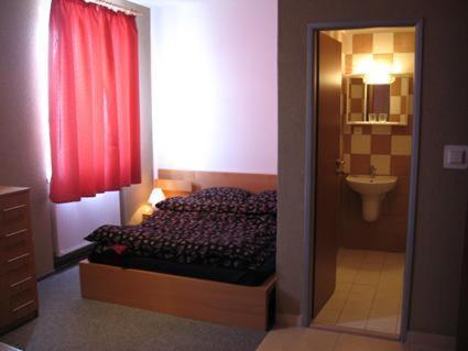 Zlata Noha Hotel