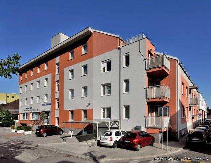 Premium Business Hotel 4*