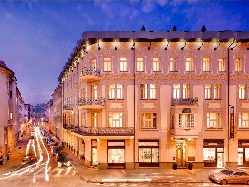 Hotel Roset & 4*
