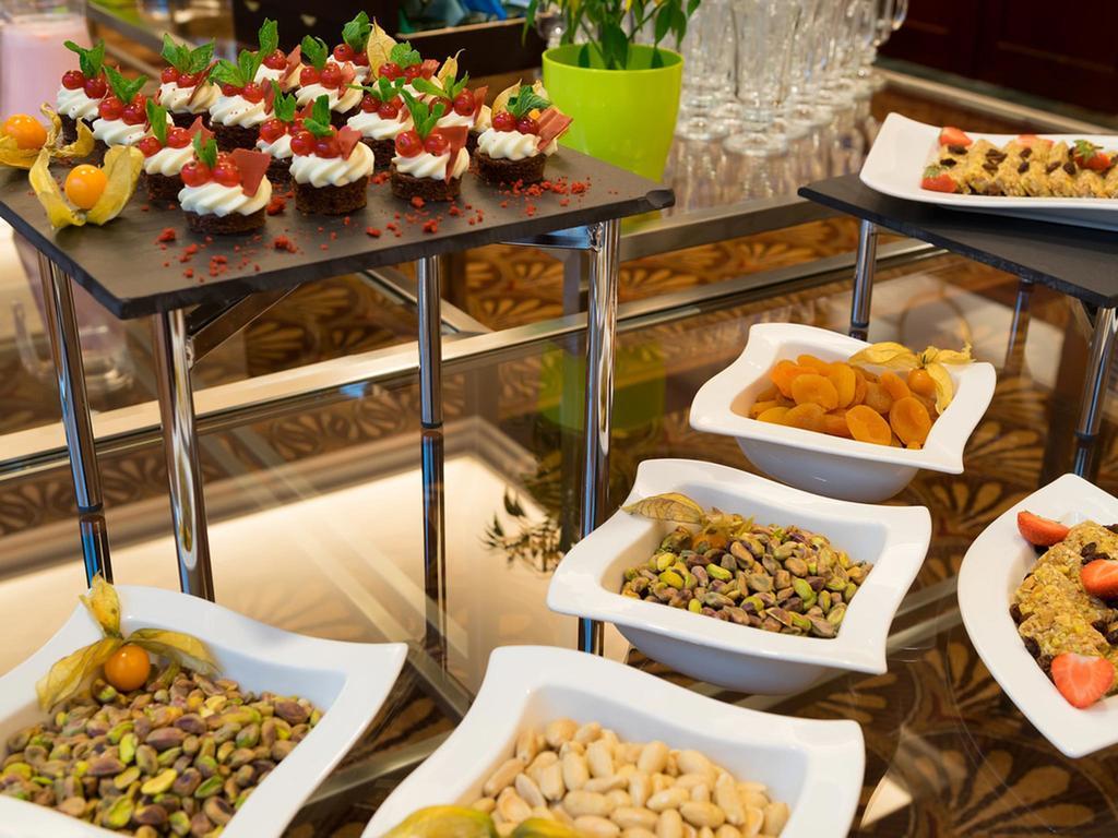 Radisson Blu Carlton Hotel, Hotel 4*