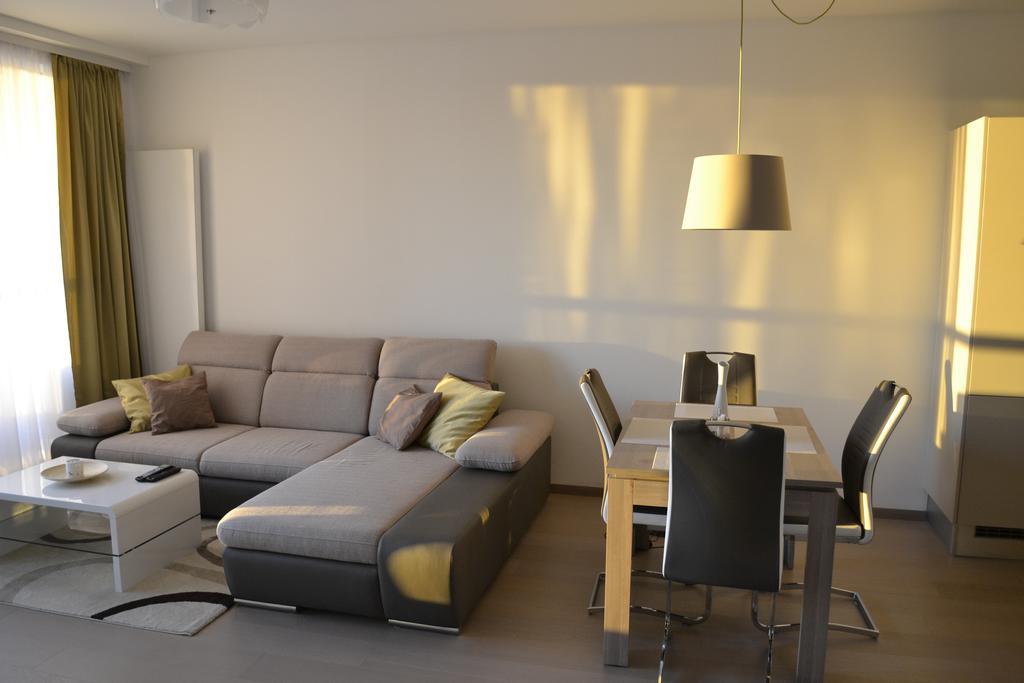 Panorama Apartment *