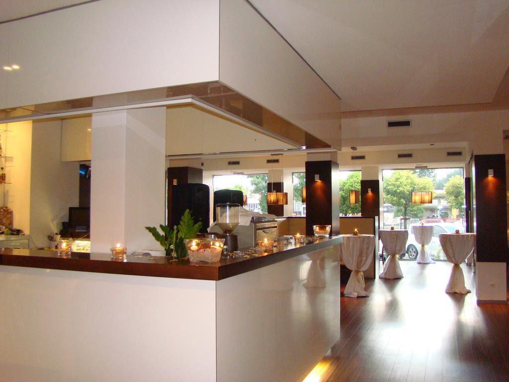 Aston Hotel 3*