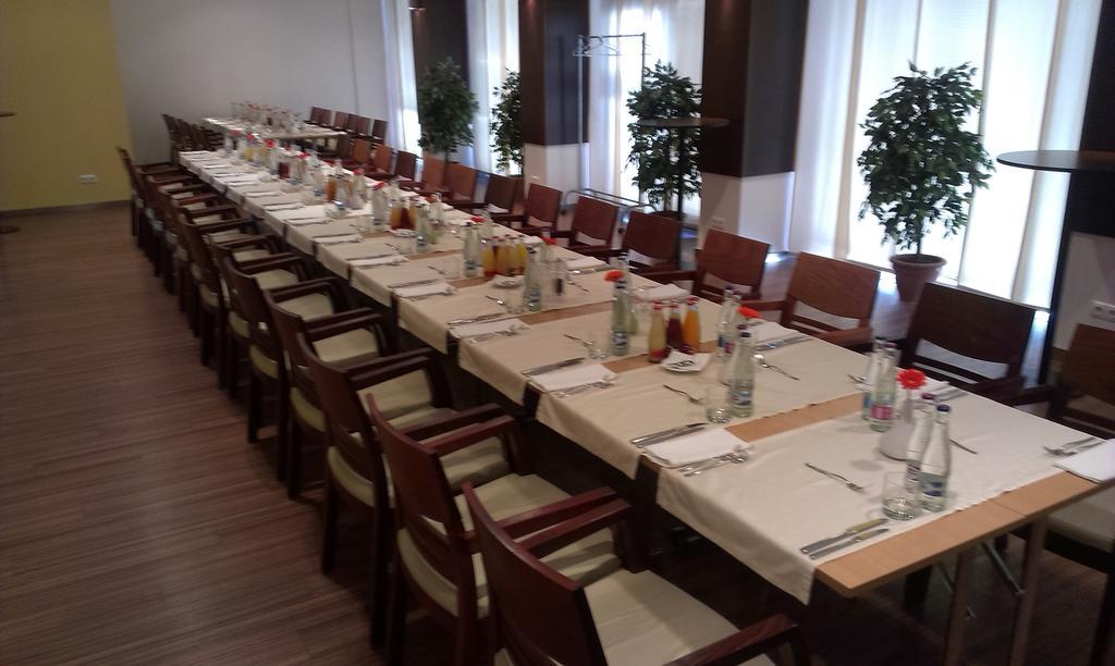 Aston Hotel 3*