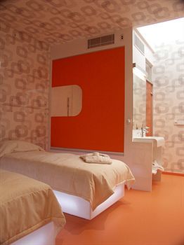 Designhotel 21 Cakov:makara 4* Bratislava