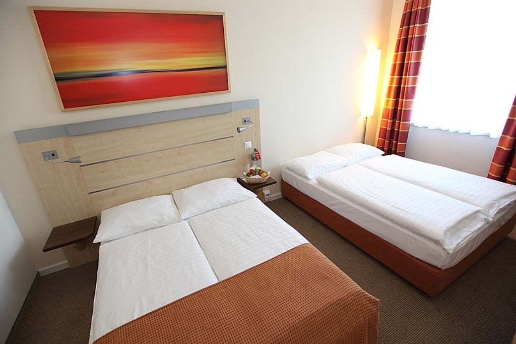 Hotel Vienna House Easy By Wyndham 3*
