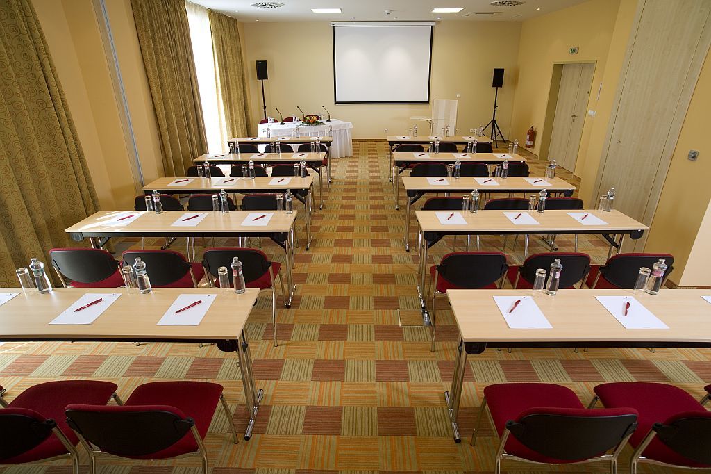 Vienna House Easy By Wyndham Hotel 3*