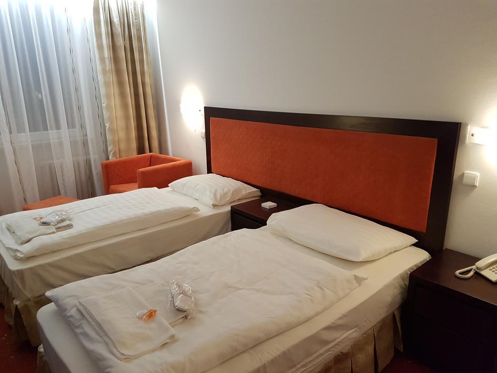 Nivy Hotel 3*