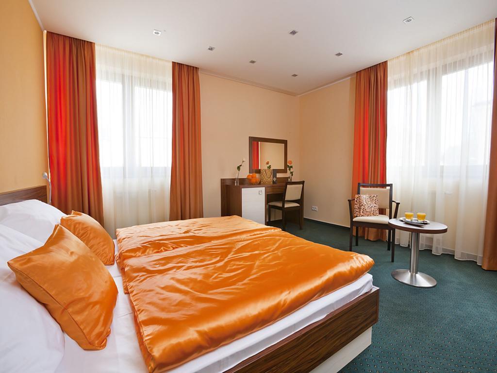 Viktor Hotel 3*