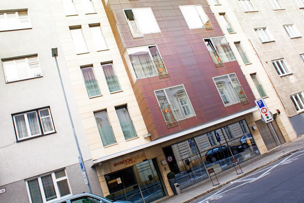 Avance Hotel