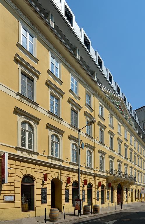Ambiente Serviced - Palace Motesickych Apartment *