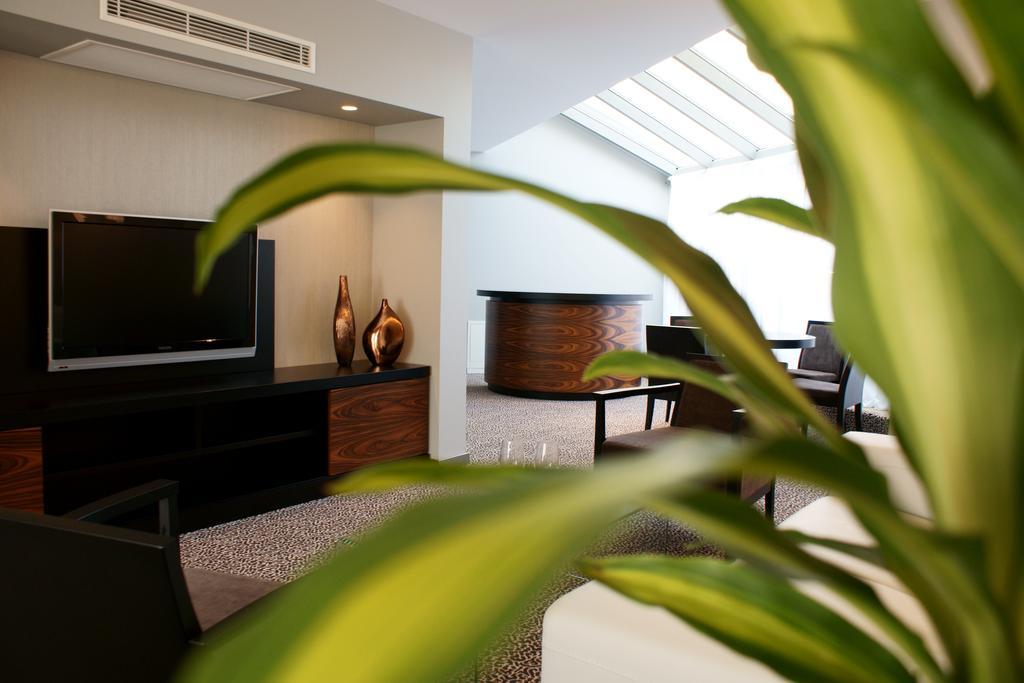 Avance Hotel 4*