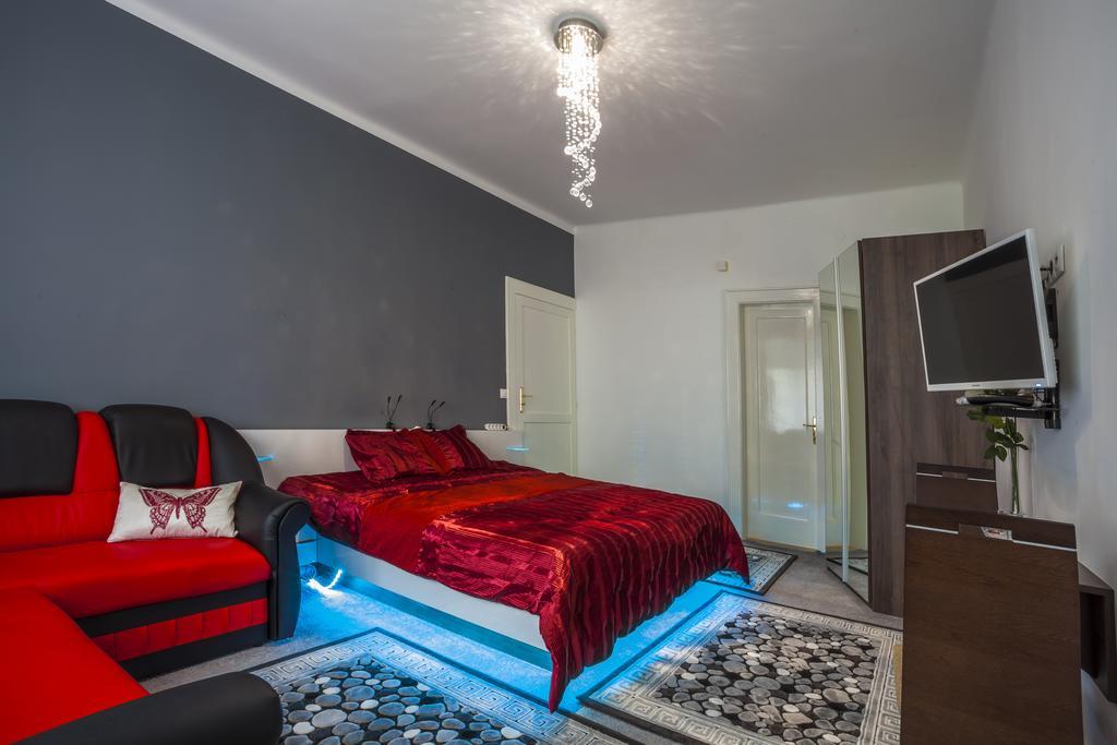 Luxury Air-conditioned In Old Town Homestay *