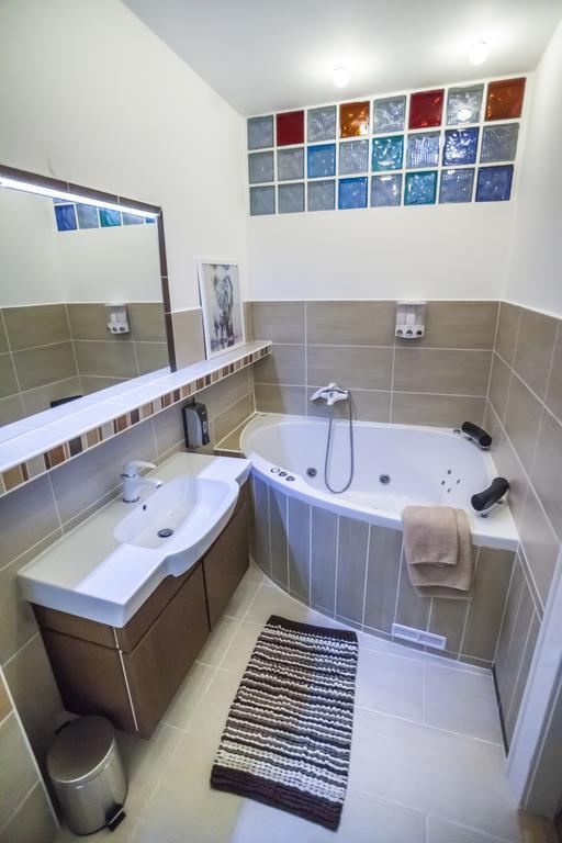 Luxury Air-conditioned In Old Town Homestay