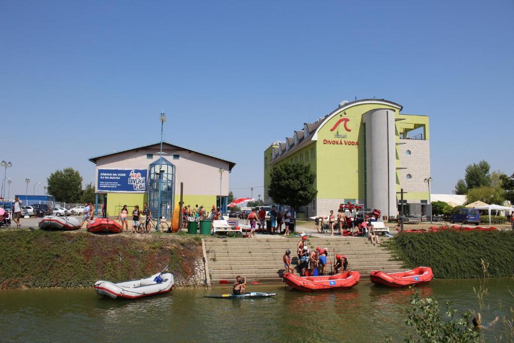 Hotel And Park Divoka Voda Hotel Bratislava