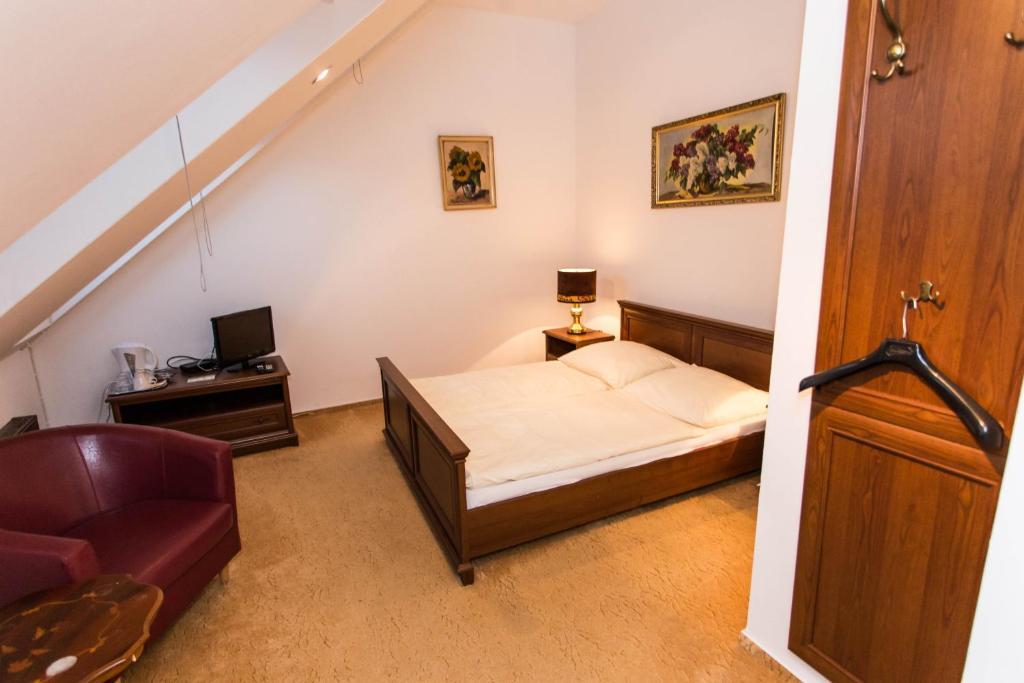 Old Hotel 2*