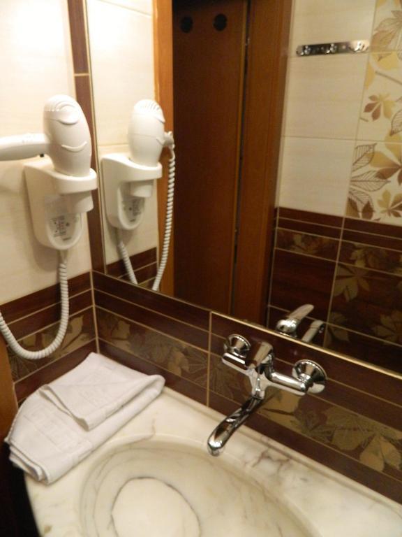 Nivy Hotel 3*