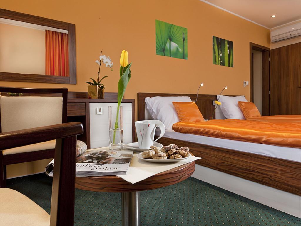 Viktor Hotel 3*