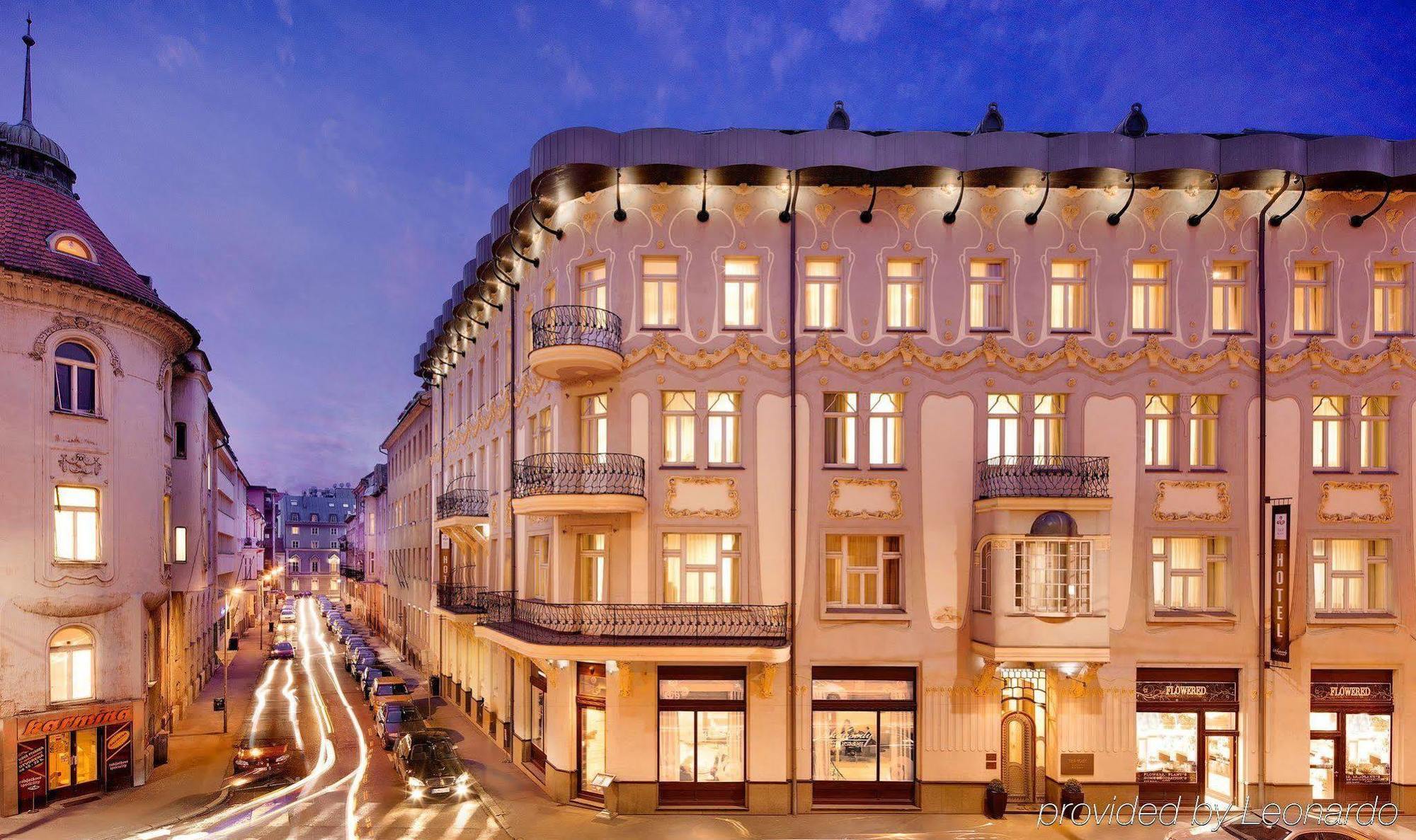 Roset & Hotel
