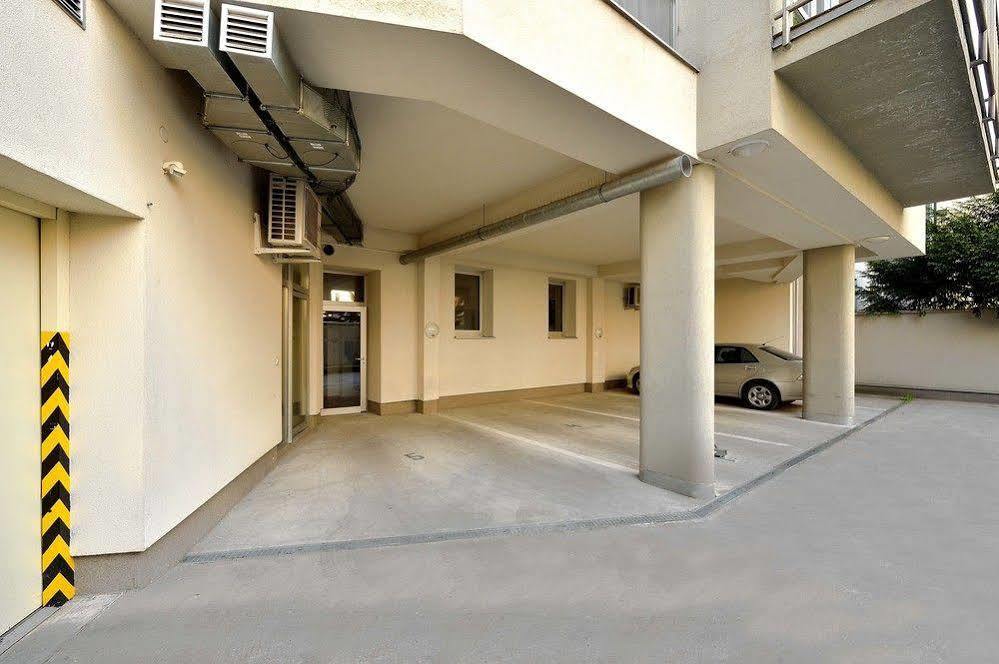Twin City Rooftop By Ambiente Apartment