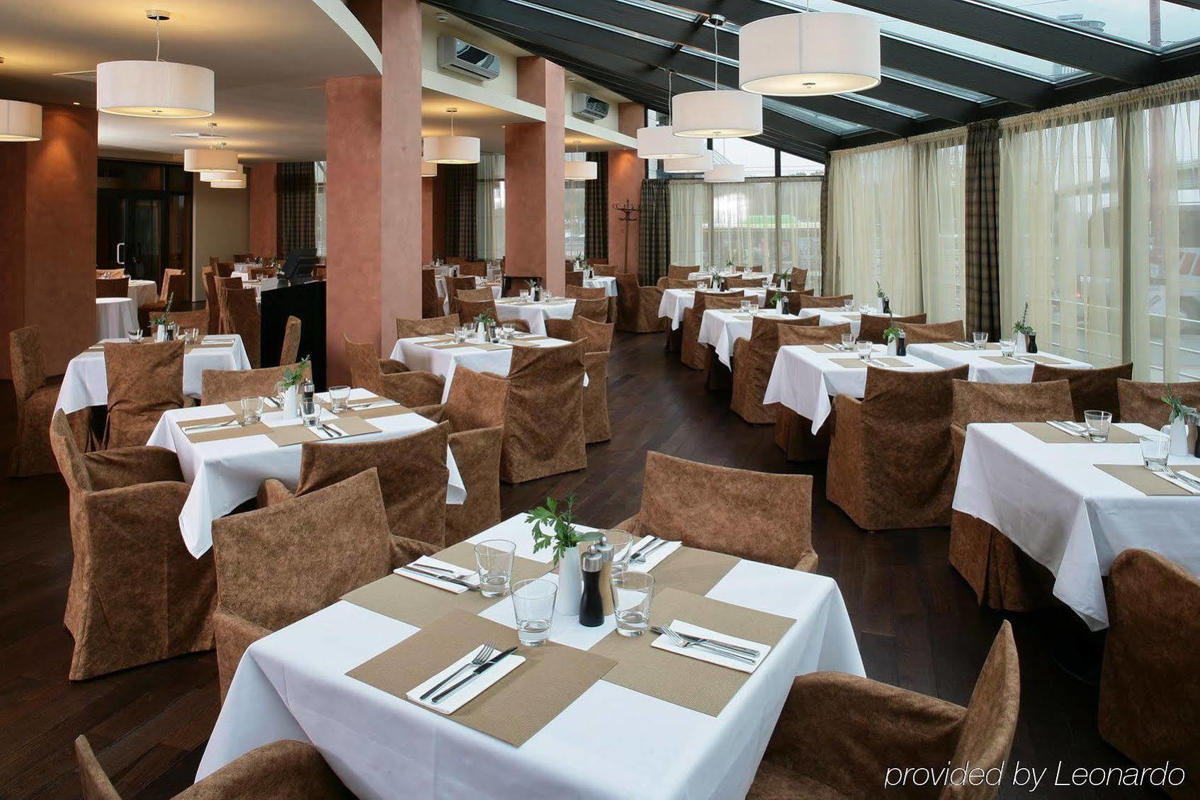 Park By Radisson Danube Hotel 4*
