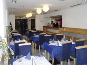 Blue Hotel