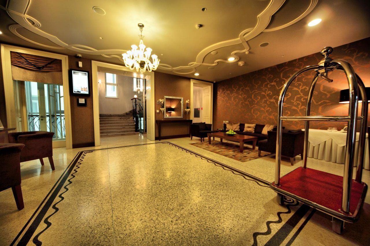 Roset & 4* Bratislava