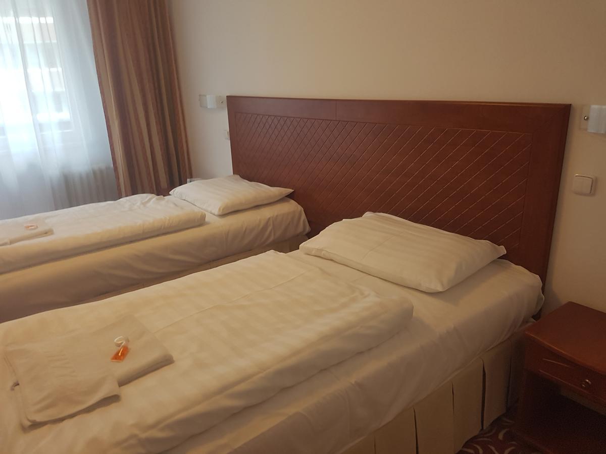 Nivy Hotel 3*