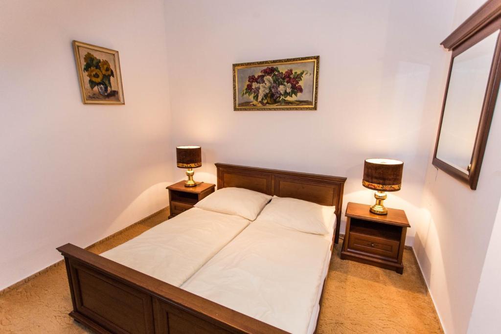Hotel Old 2*