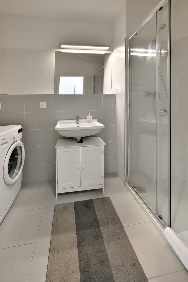 Apartment Apollis Business&budget By Ambiente Bratislava