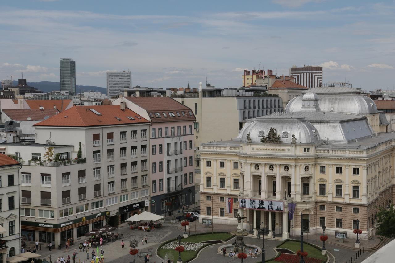 Radisson Blu Carlton Hotel, Hotel 4*