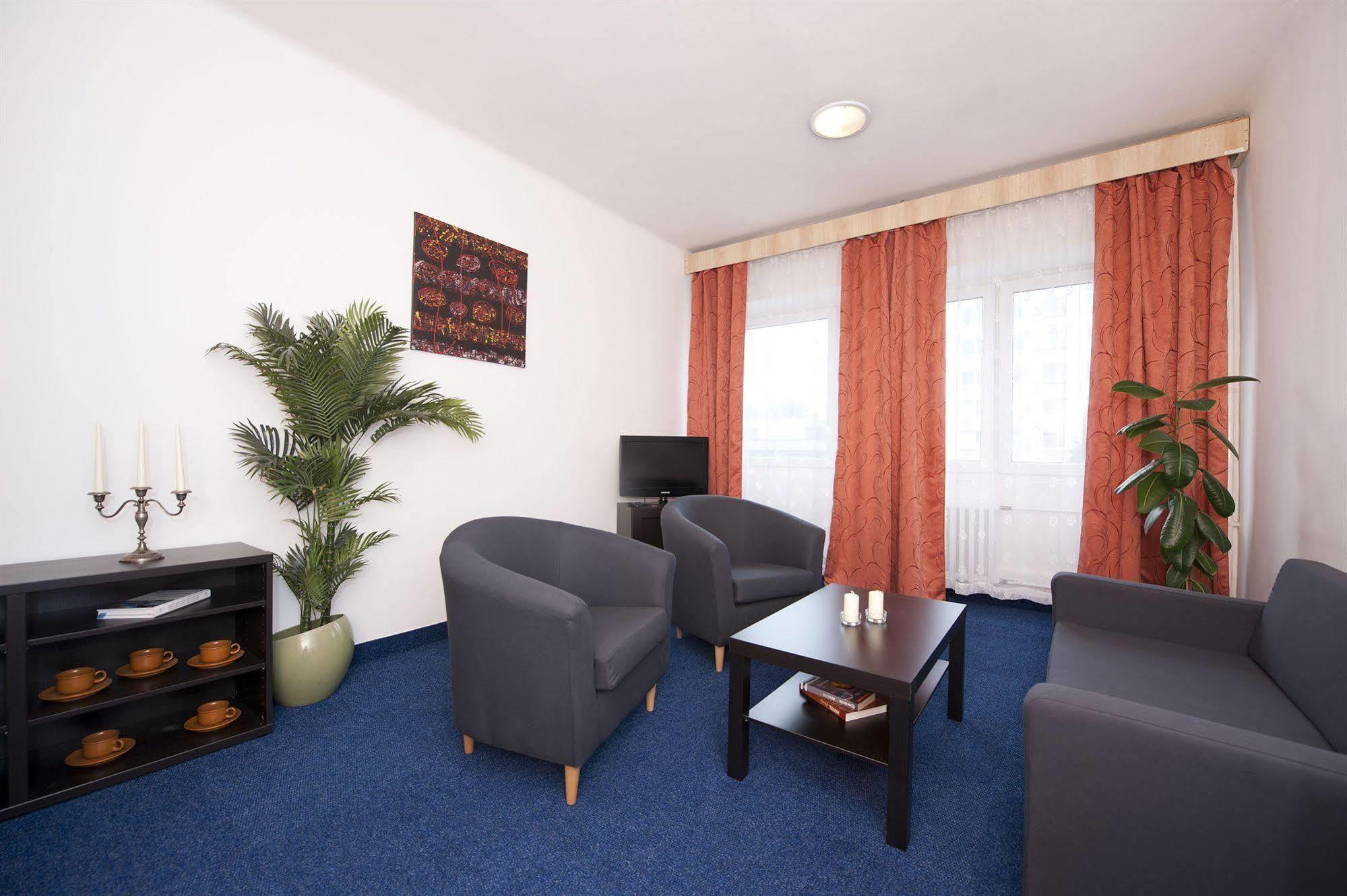 Hotel Plus Hotel 3*