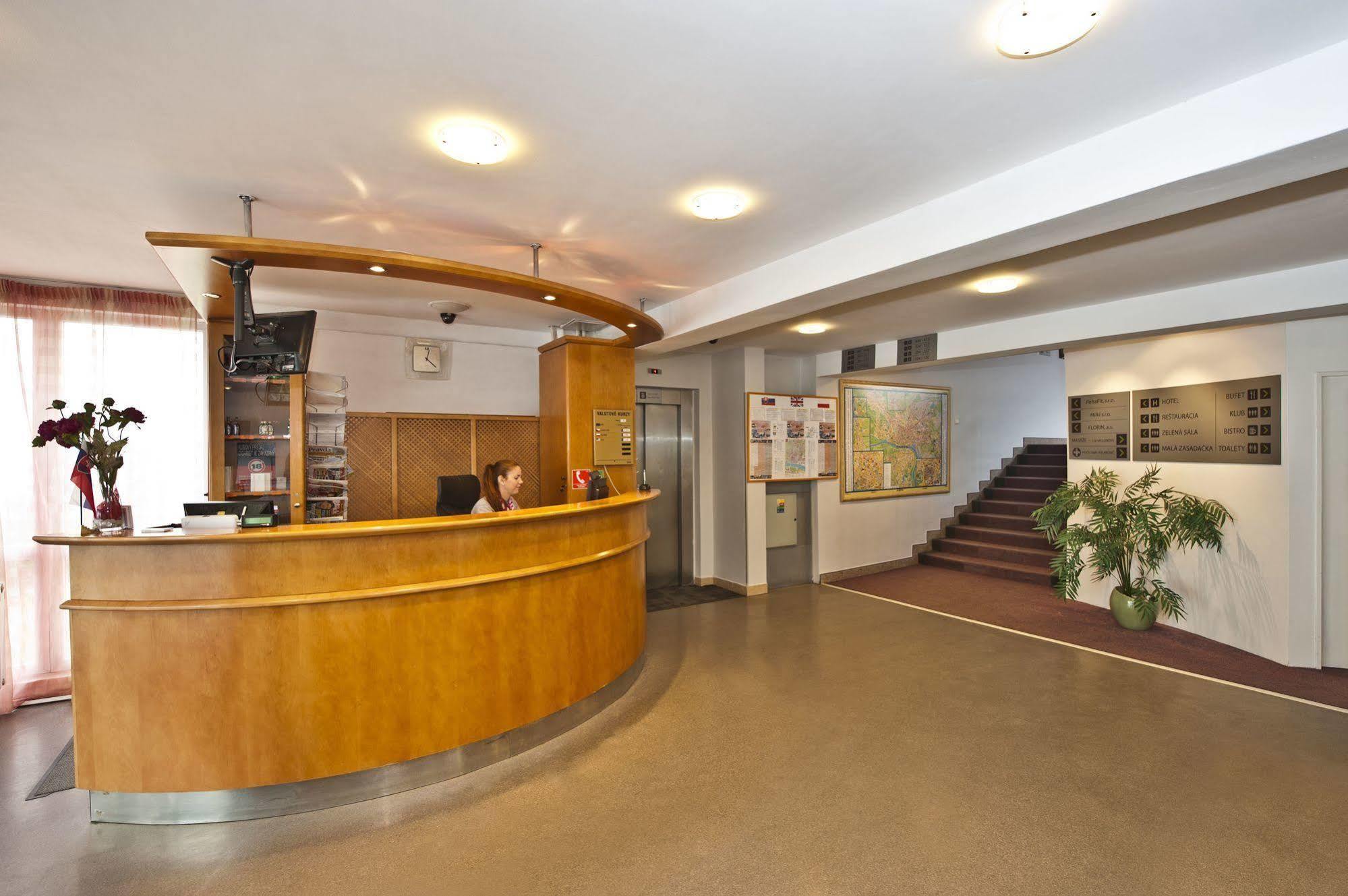 Hotel Plus Hotel 3*
