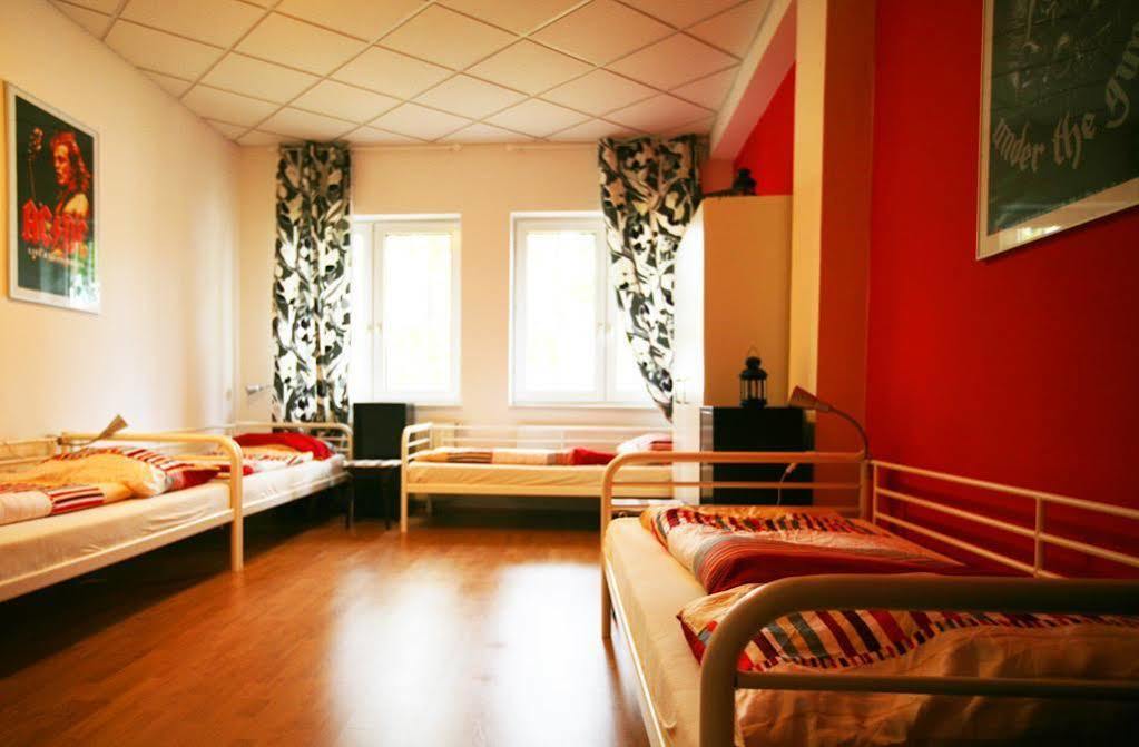 Hostel Freddie Next To Mercury *
