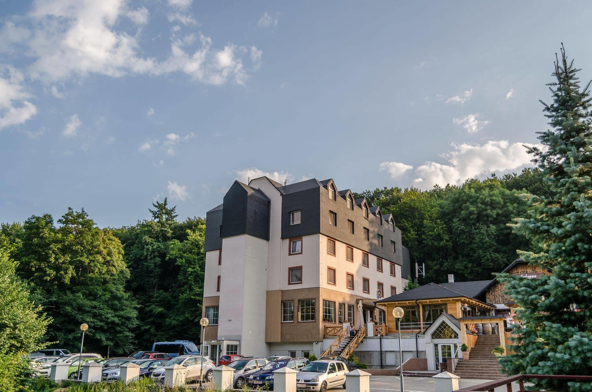 West Hotel
