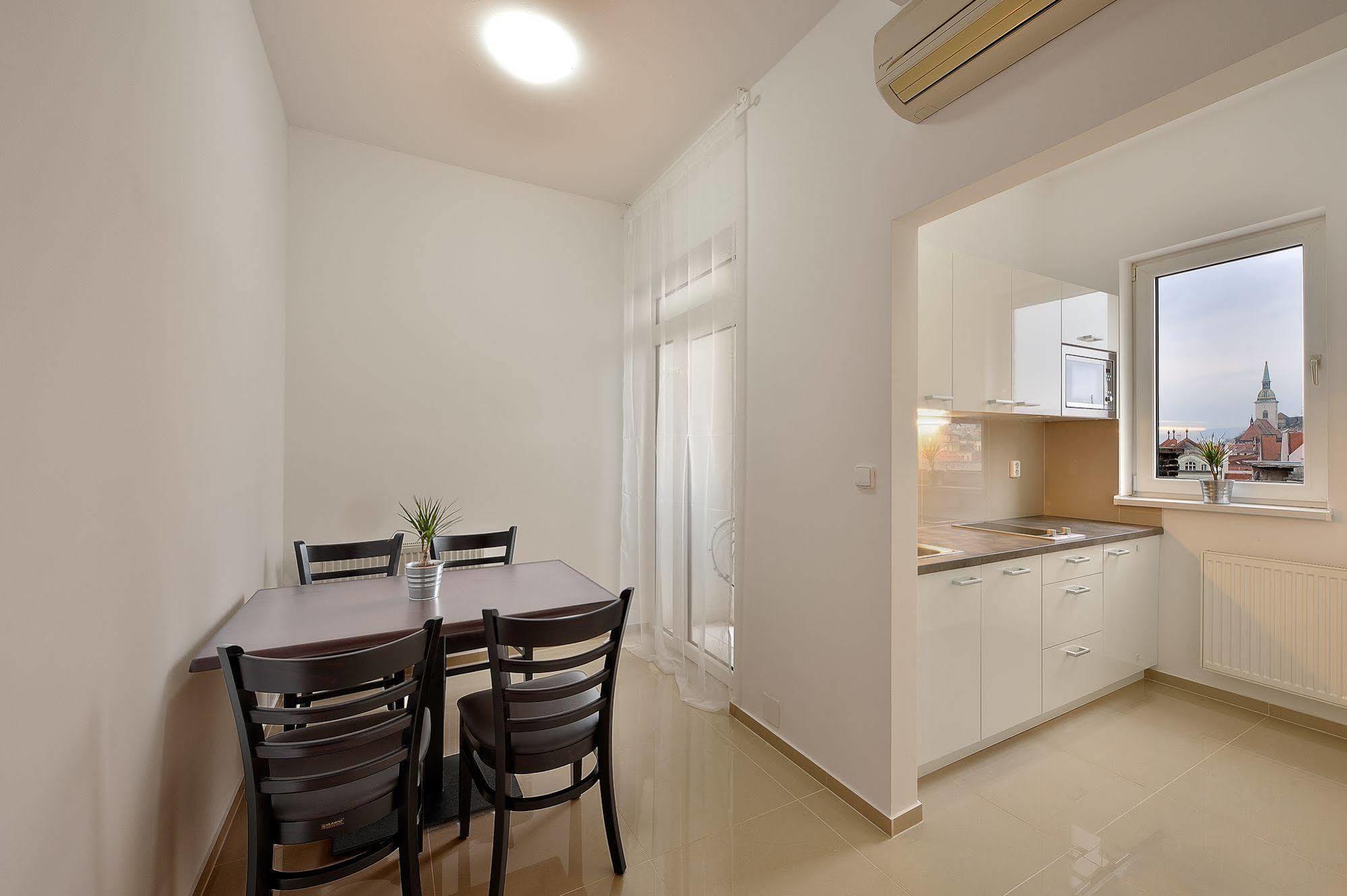 Self Check-In Apartments By Ambiente Apartment Bratislava