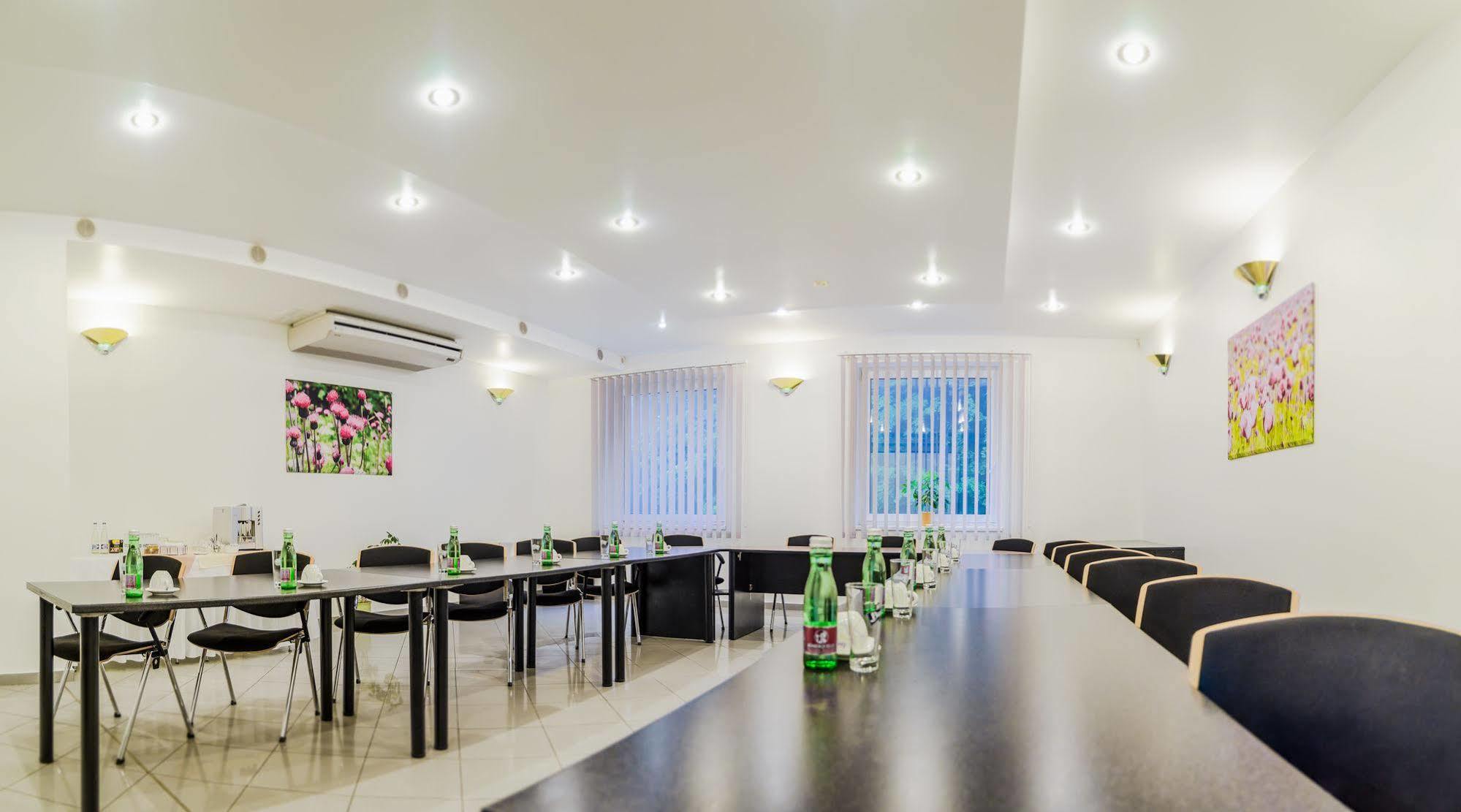 West 3* Bratislava