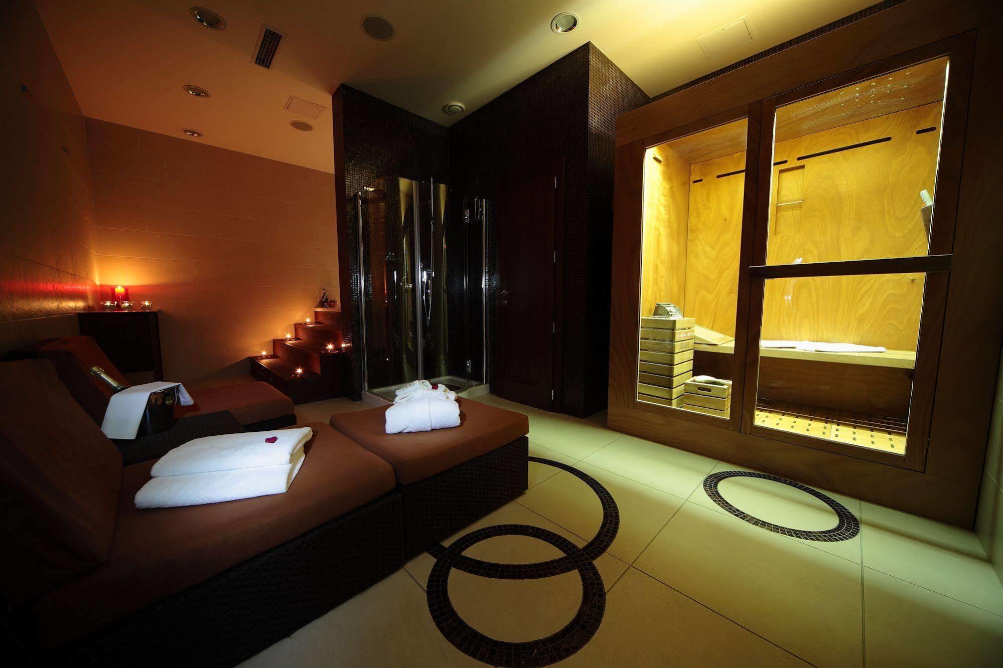 Hotel Roset & 4*