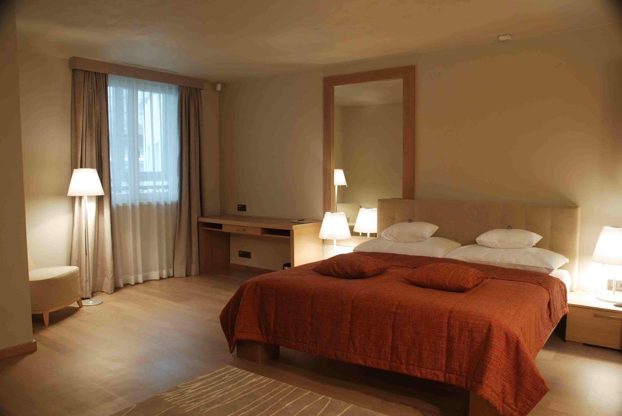 Roset & Bratislava