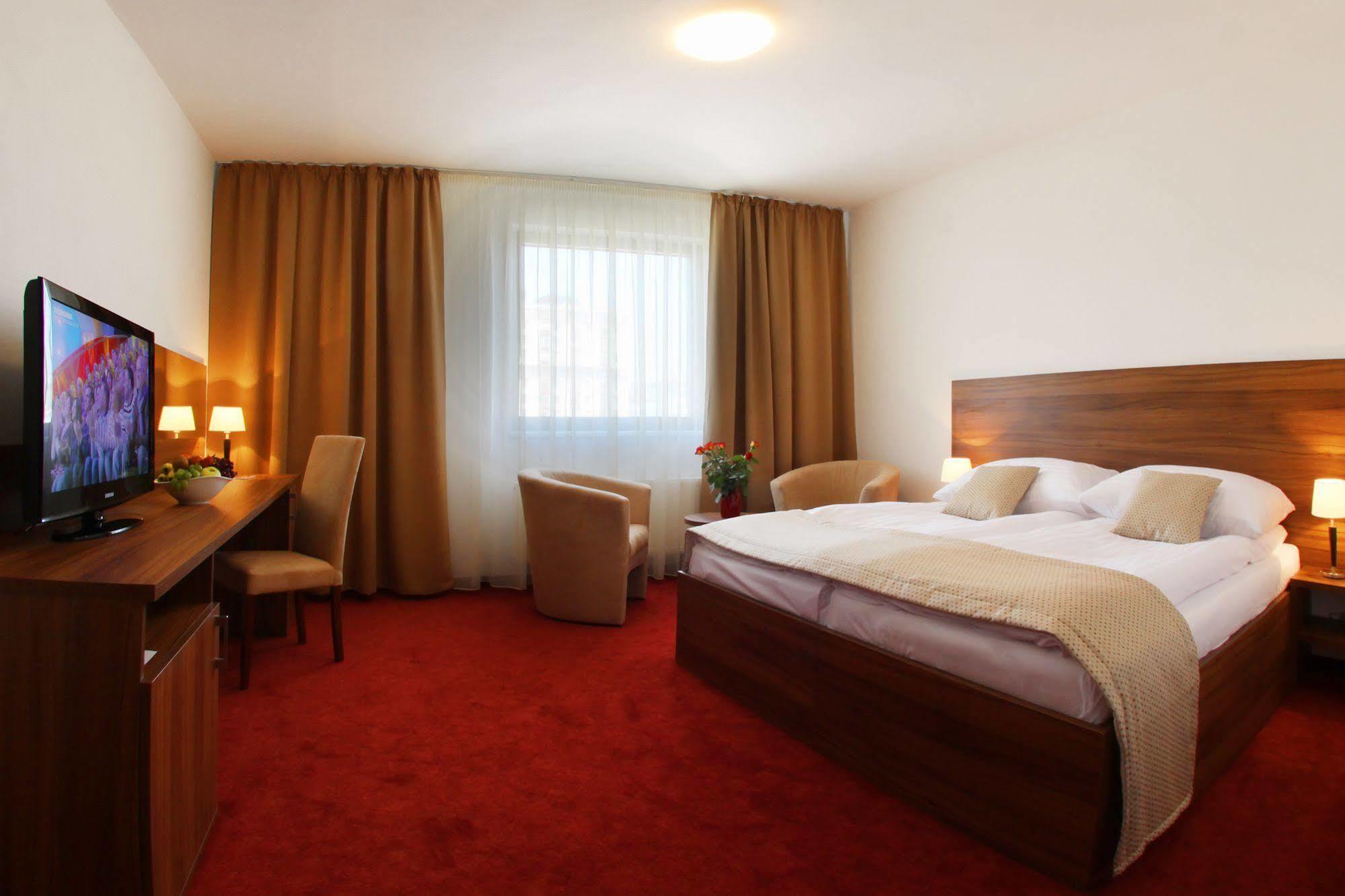 Hotel Saffron 4*