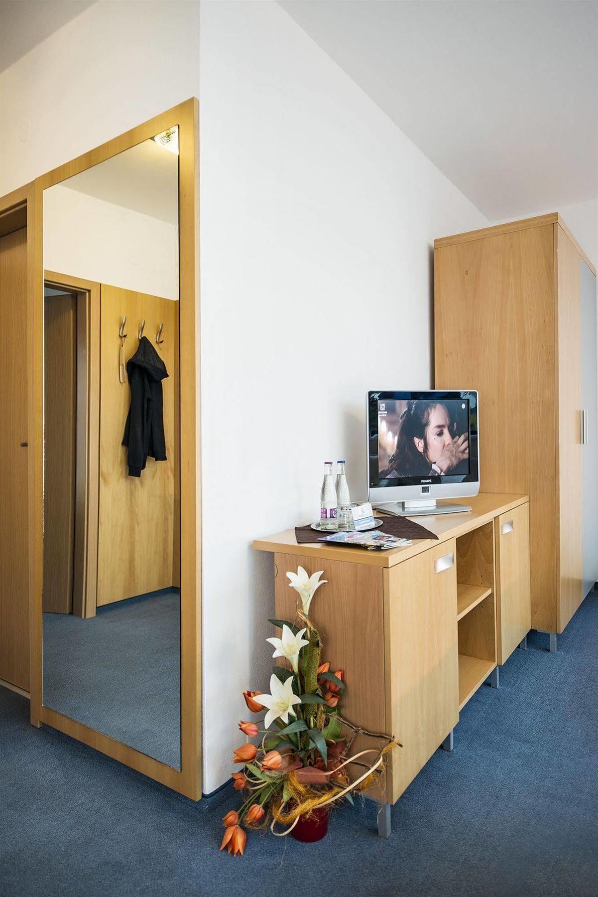 Hotel Felicity Garni 3*