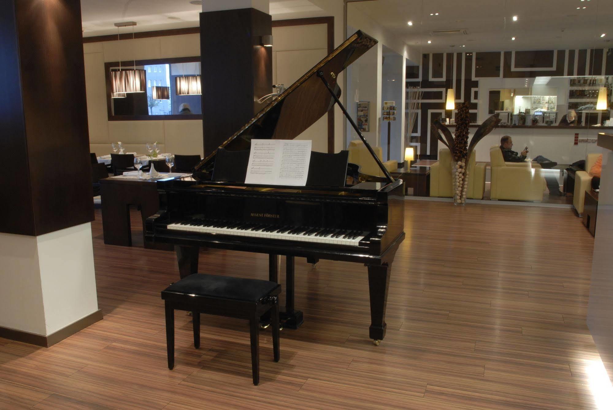 Aston Hotel 3*
