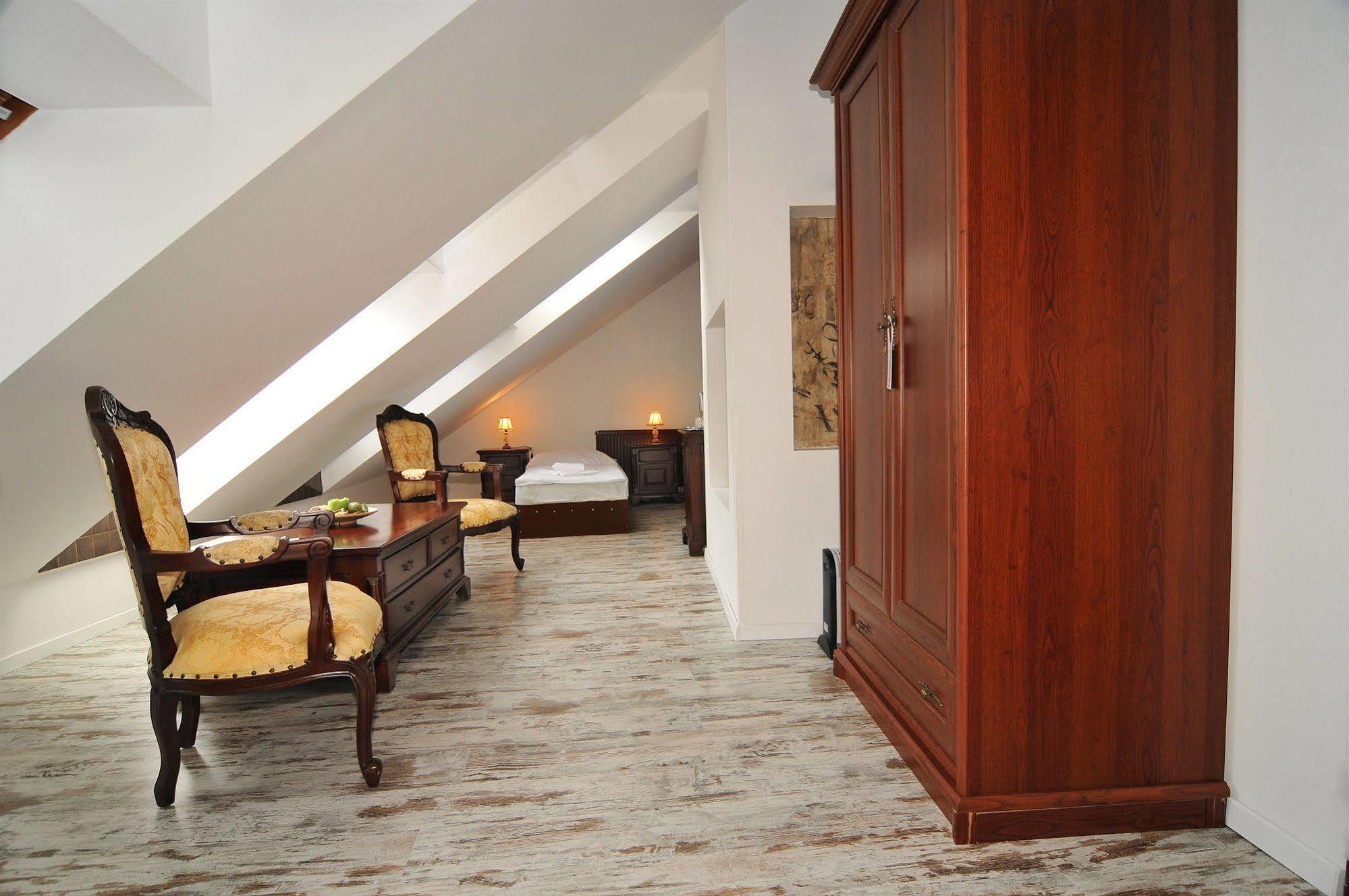Hotel Old