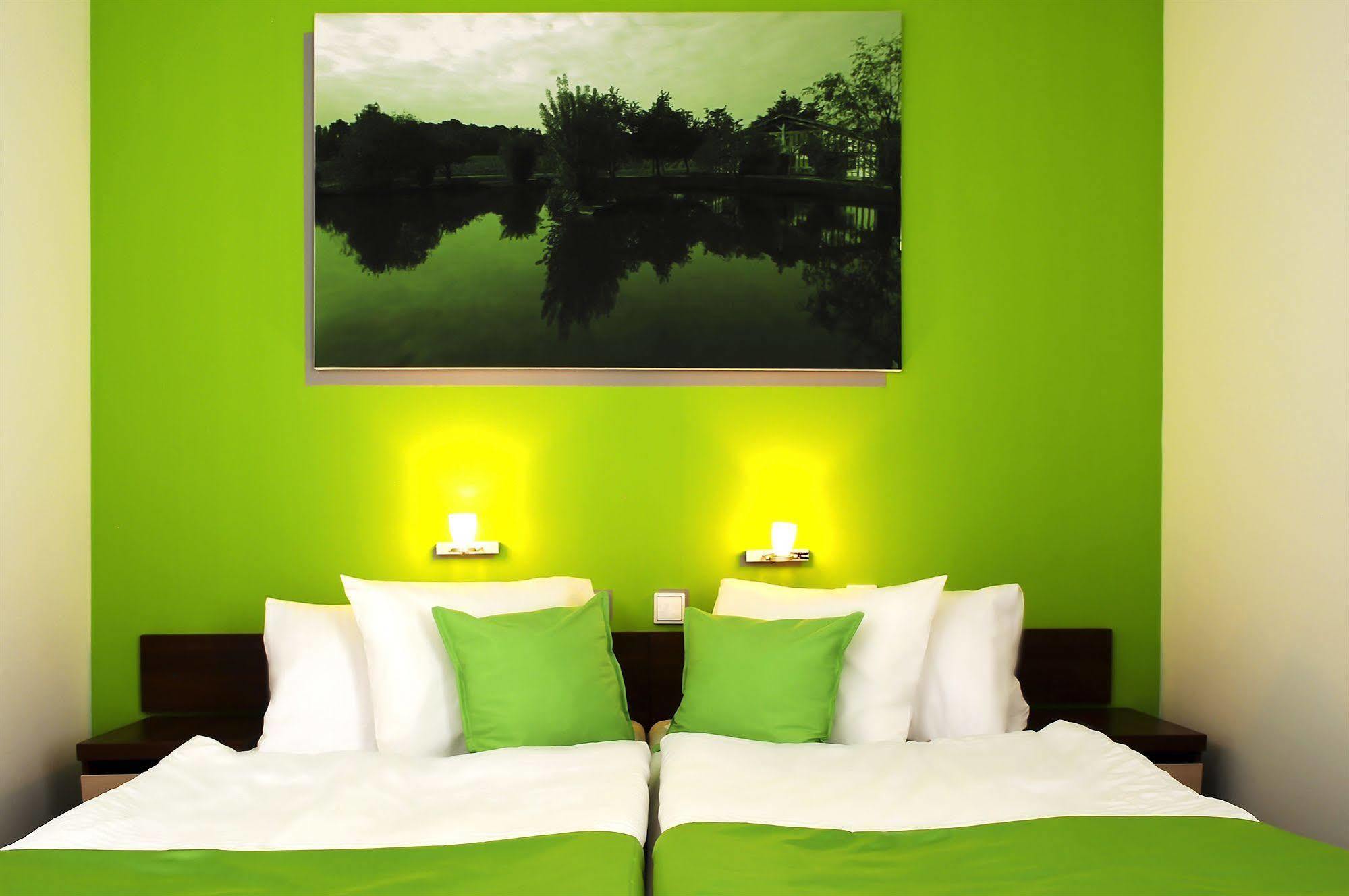 Color Hotel 3*