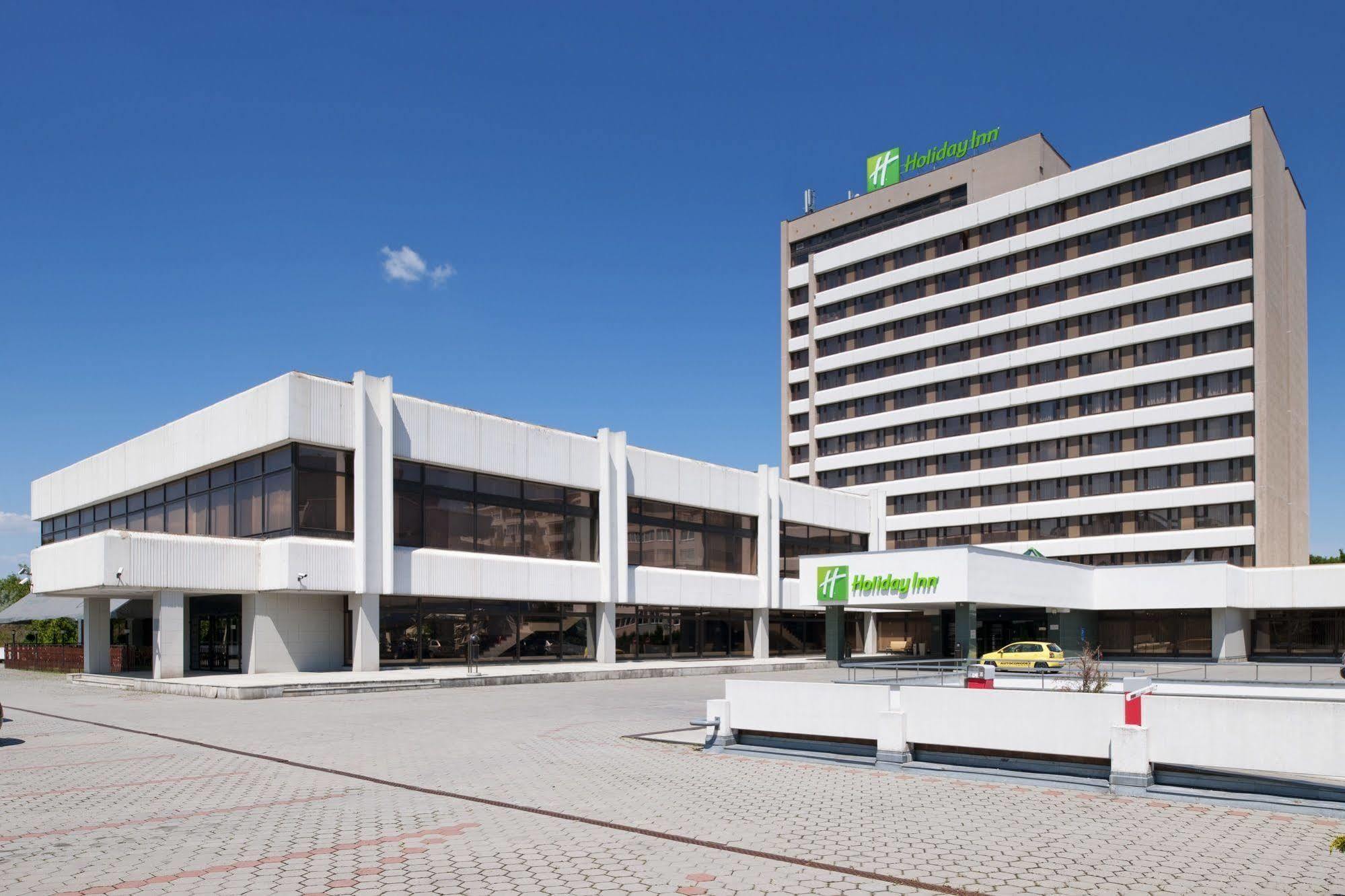 Holiday Hotel