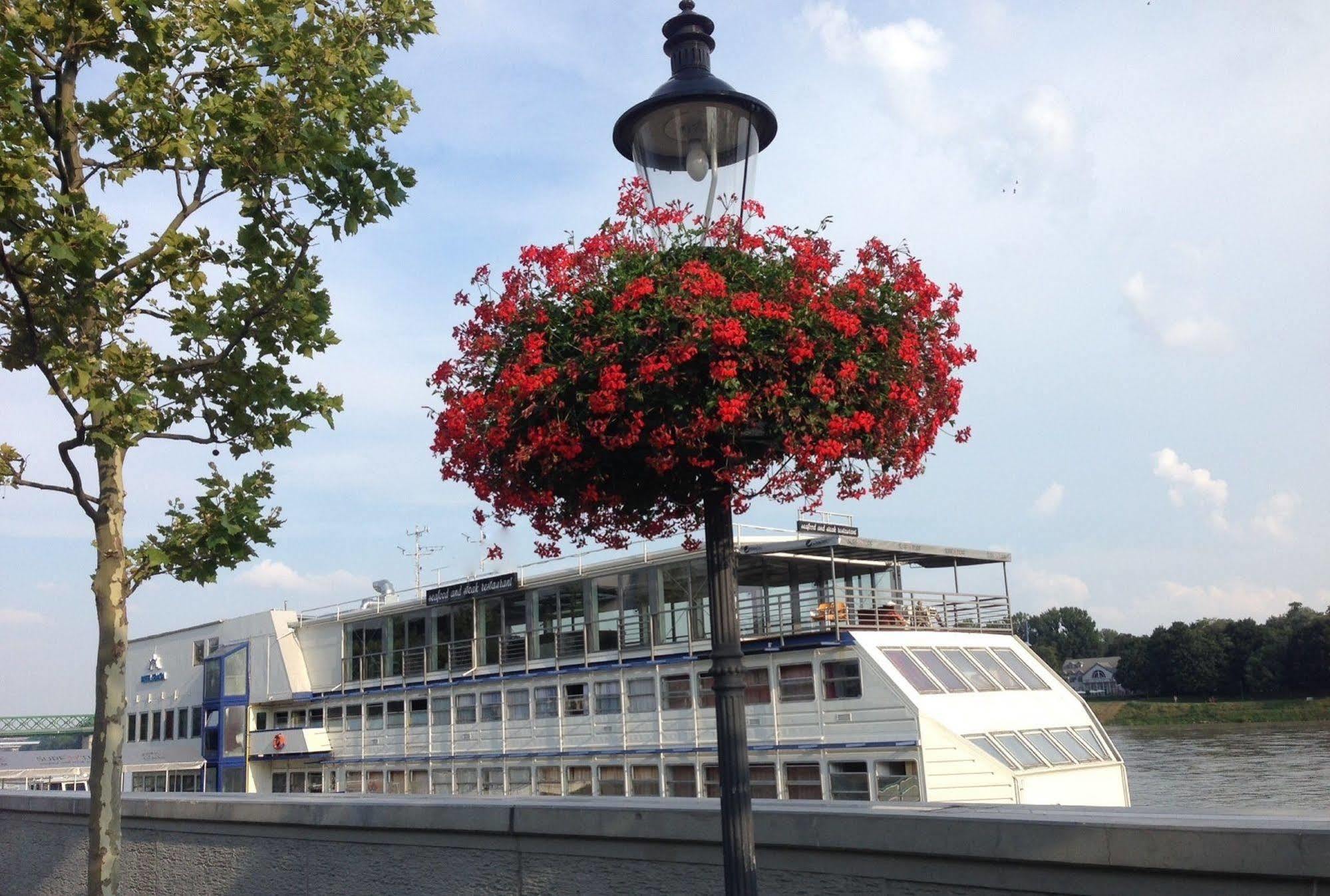 Botel Gracia 3*
