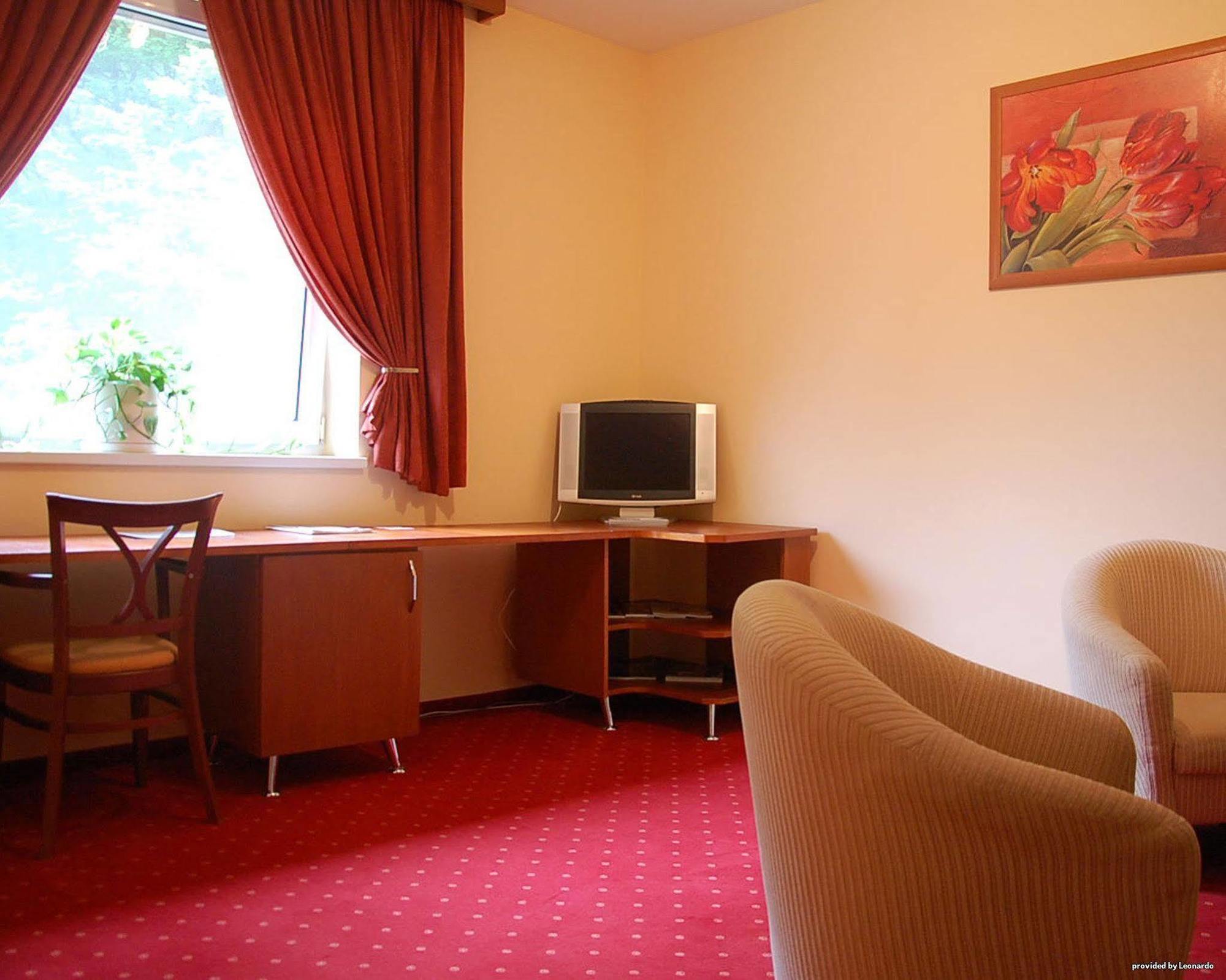 West Hotel 3*
