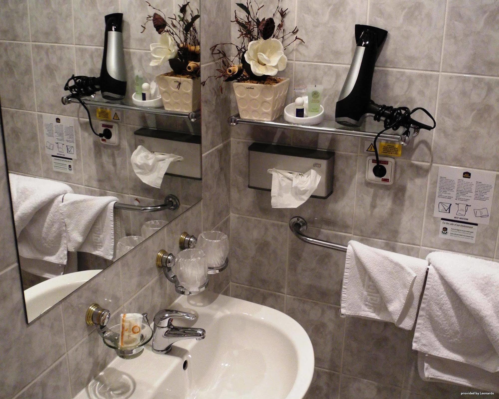 Hotel West 3*