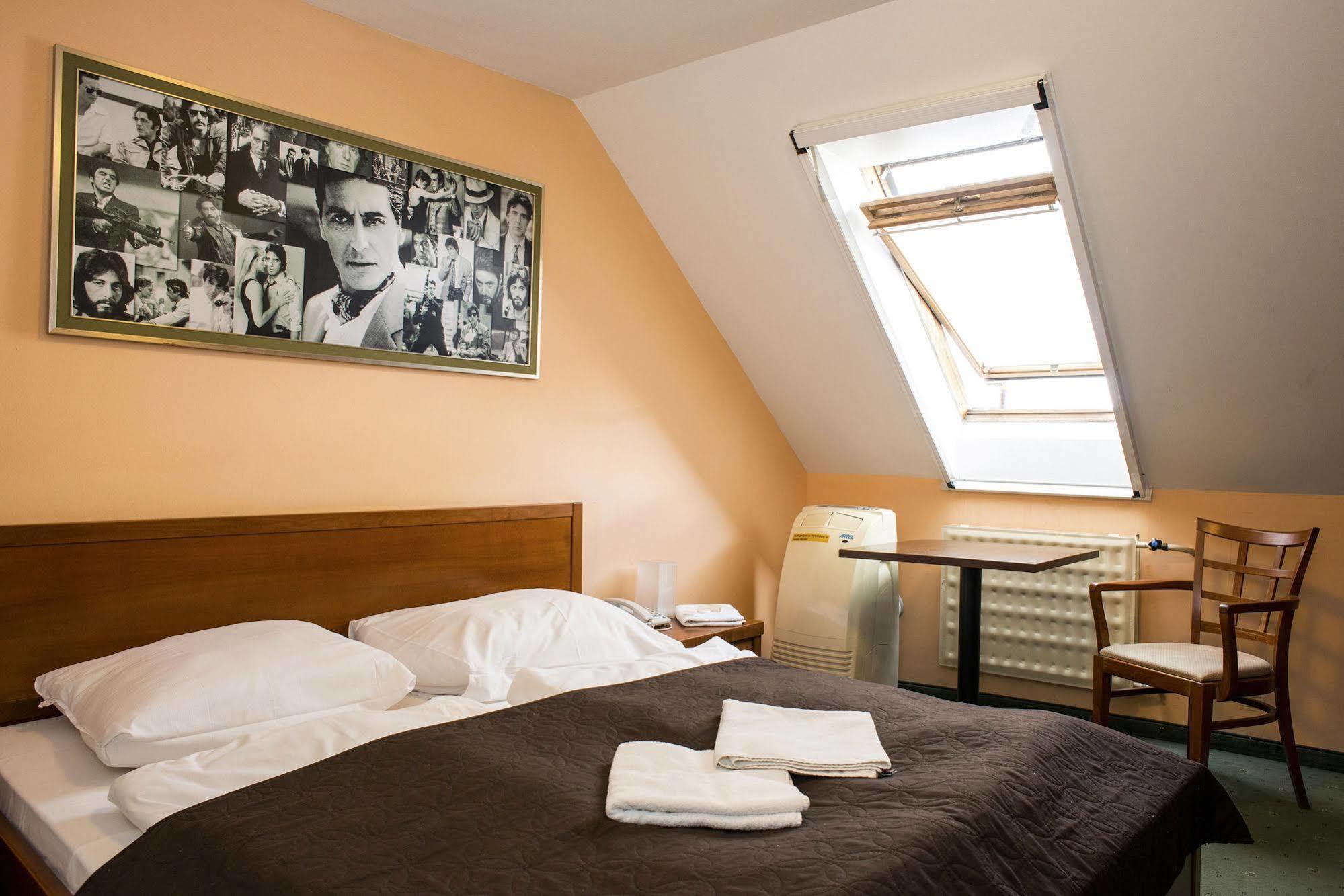 Film Hotel