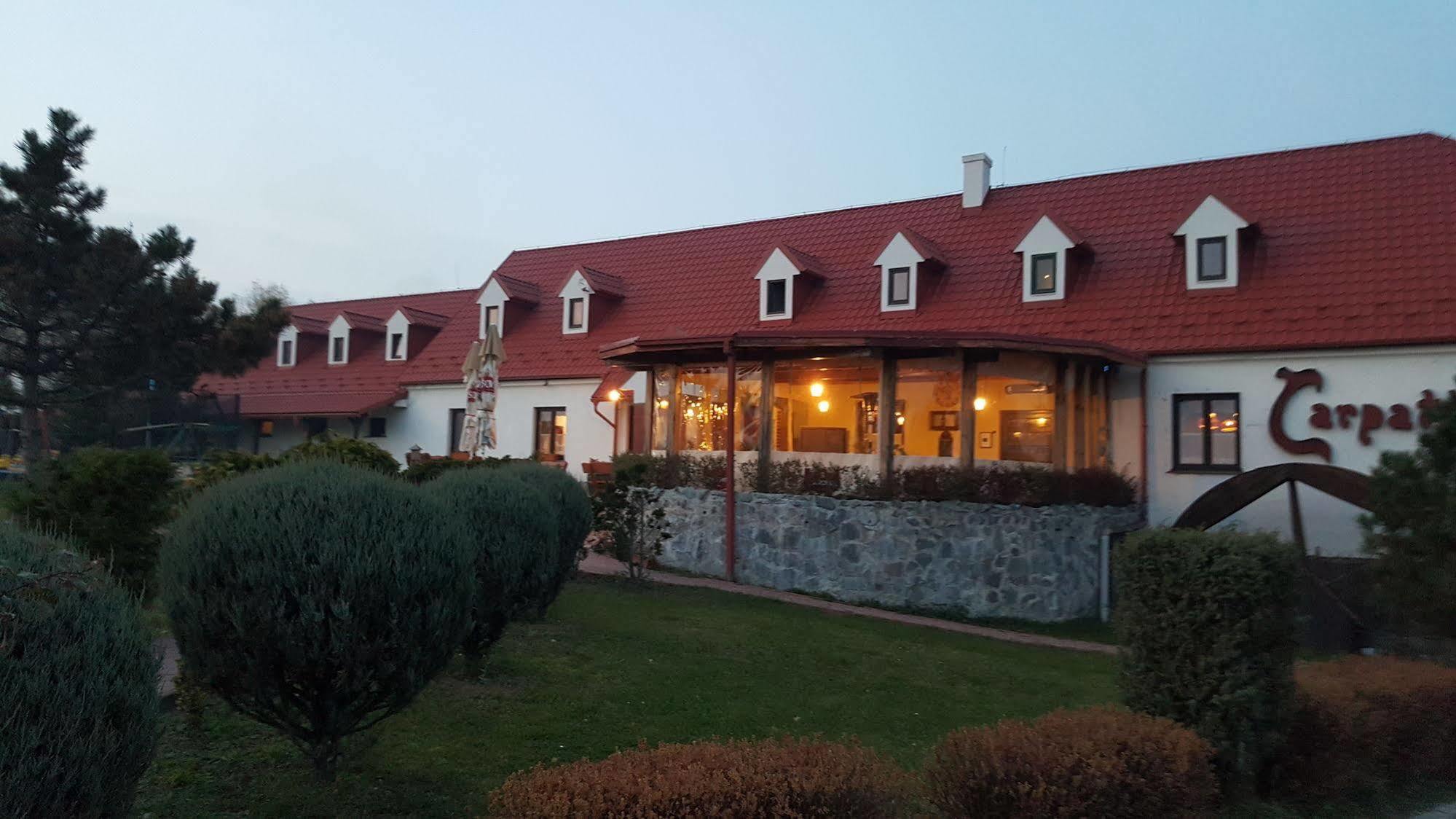Hotel Carpatia 3*